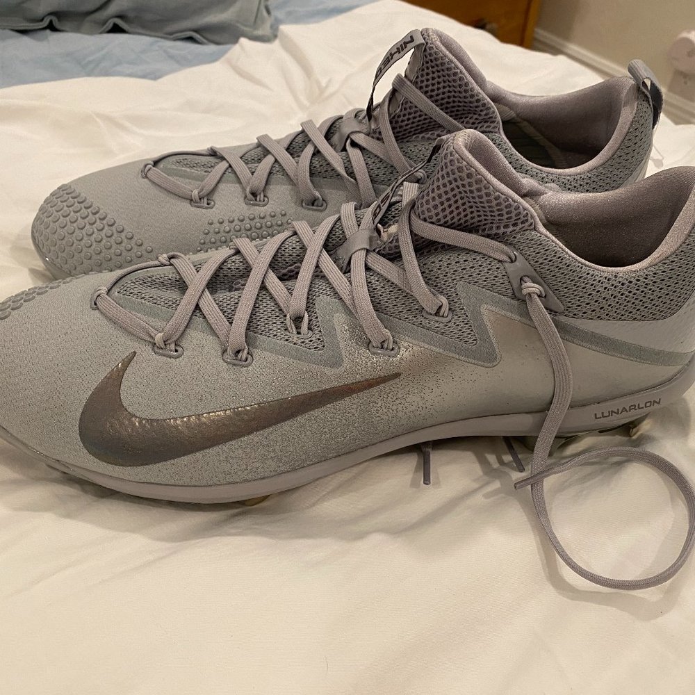 Nike Lunar Vapor Ultrafly Elite Gray Baseball Cleats 852686-001 Mens Sz 13 NWOT
